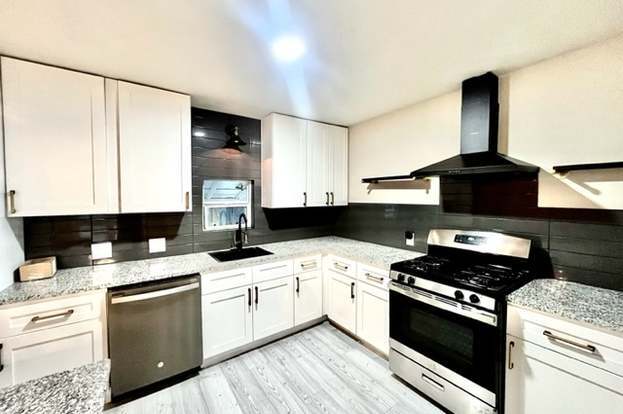 Building Photo - 1110 Clower-