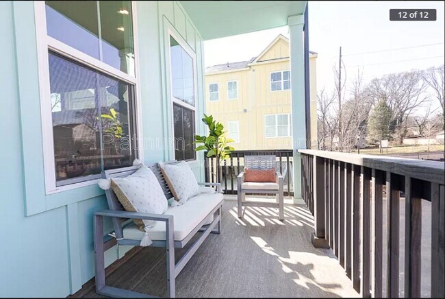 Building Photo - 146 Color Cir