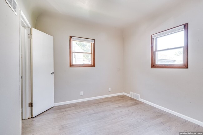 Building Photo - 524 Harrison St