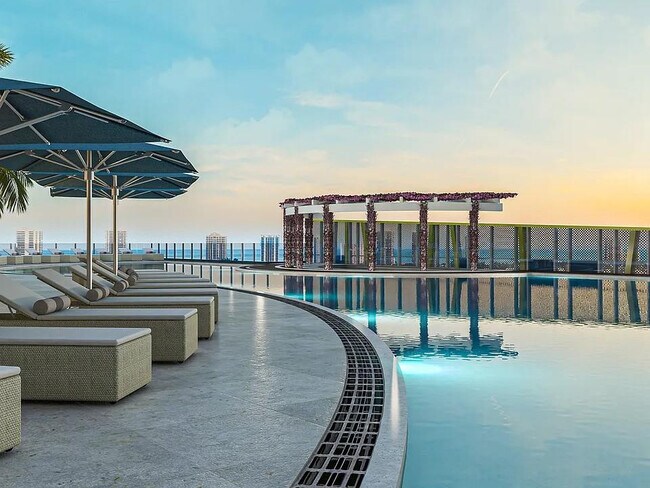 Building Photo - 220 Lake Shore Dr