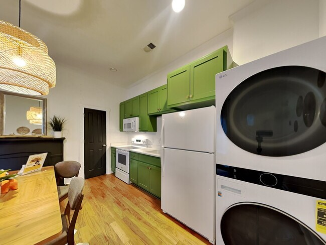 Building Photo - 67 Hogue St NE