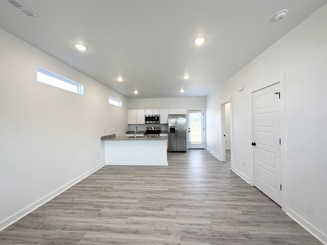 Building Photo - 1070 Boardwalk