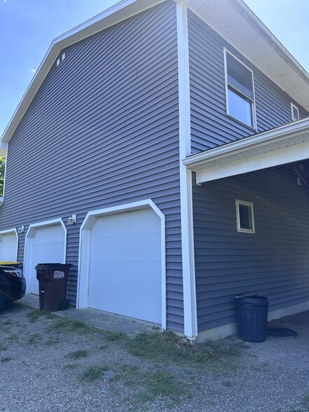 Building Photo - 35 Garner Rd