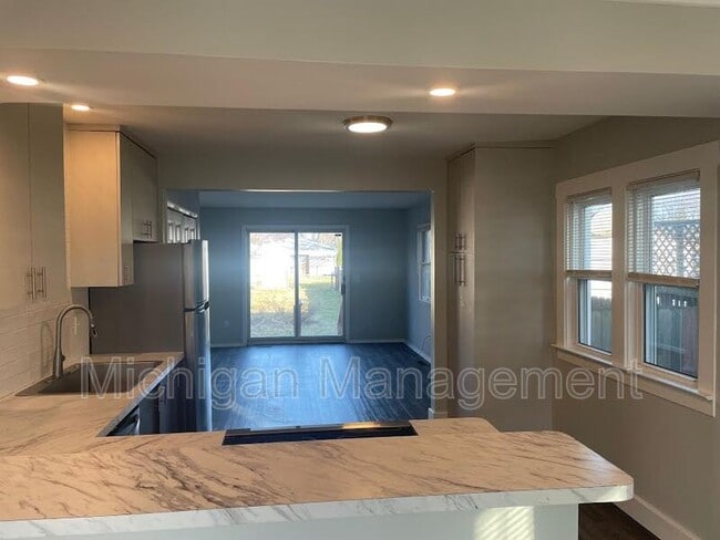 Building Photo - 3738 Edgar Ave