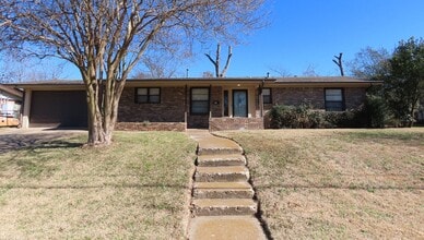 Building Photo - Newly Remodeled 3 Bedroom-1.5 Bath Home!
