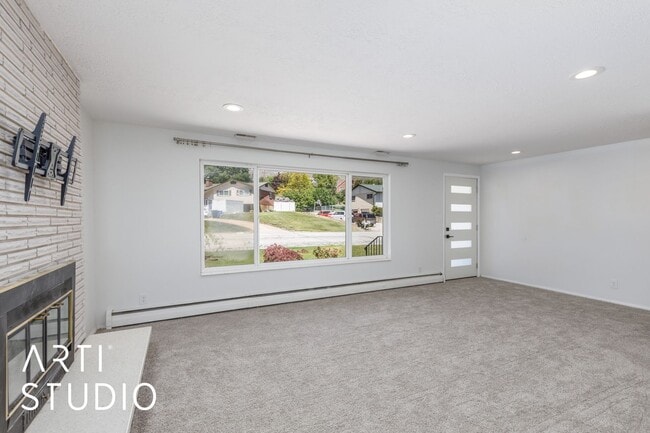 Building Photo - 983 Westwood Dr