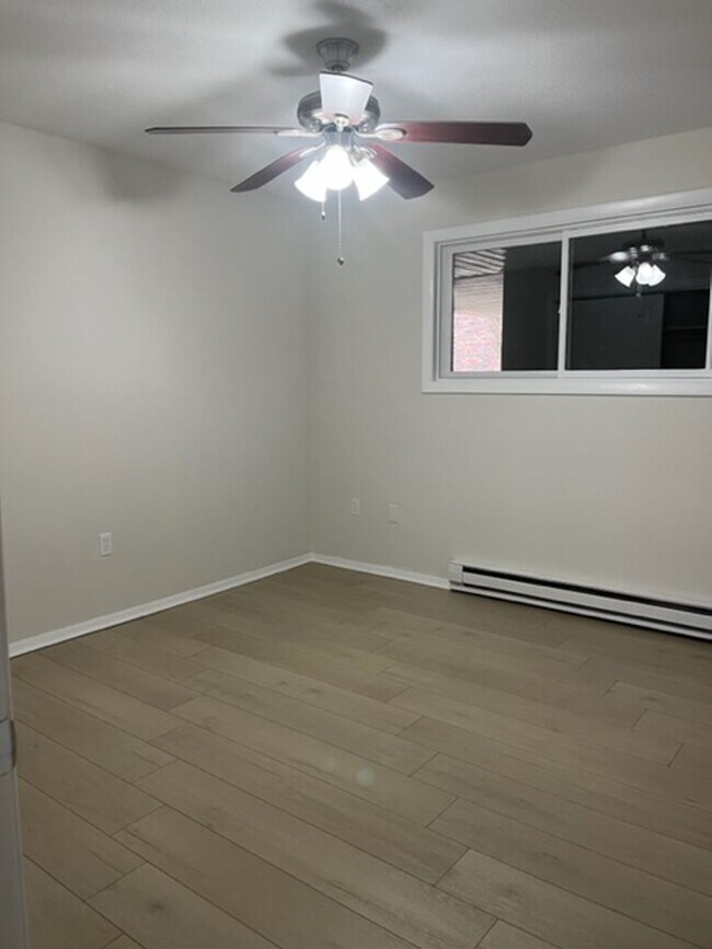 Building Photo - 492 East St