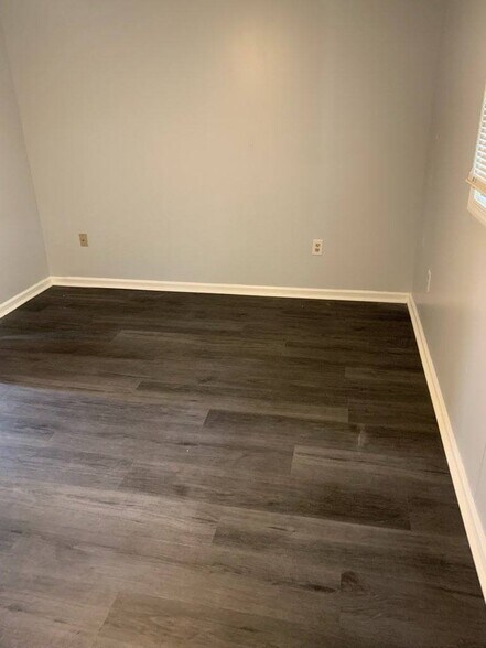 Building Photo - 103 Parish Park