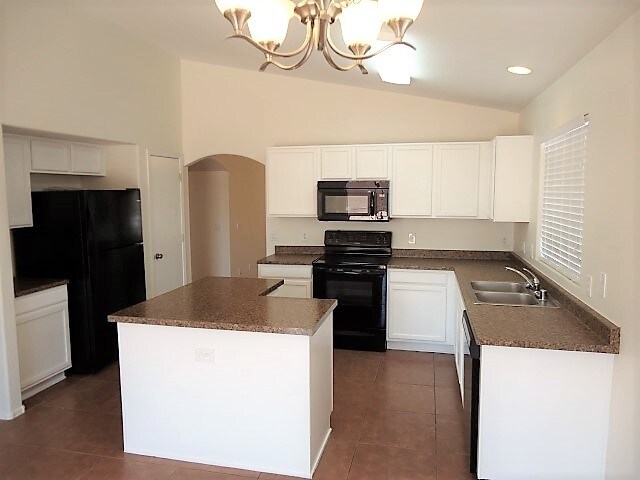 Building Photo - 12829 W Cherry Hills Dr