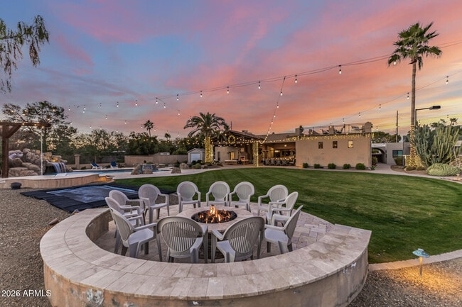 Building Photo - 5821 E Cactus Rd