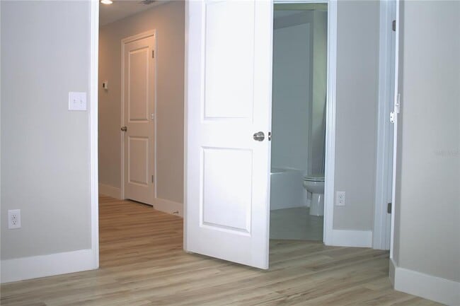 Building Photo - 11871 Dumaine Valley Rd