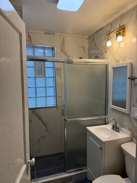 Building Photo - 3344 S Wood St