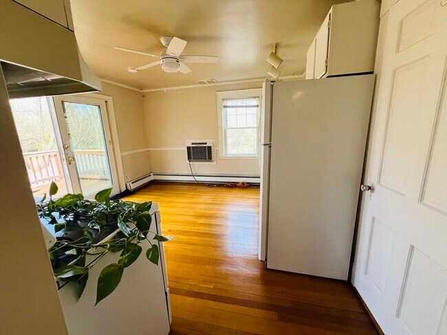 Building Photo - 3 Lynnfield St