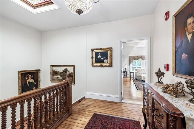 Building Photo - 541 Bellevue Ave