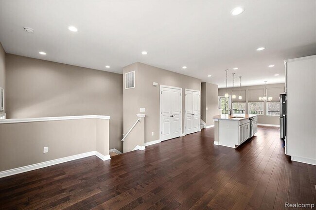 Building Photo - 2877 Hartwick Dr