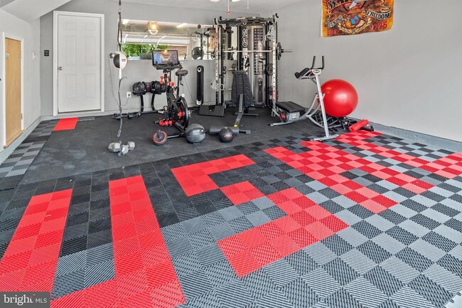 Building Photo - 7530 Stonehouse Run Dr