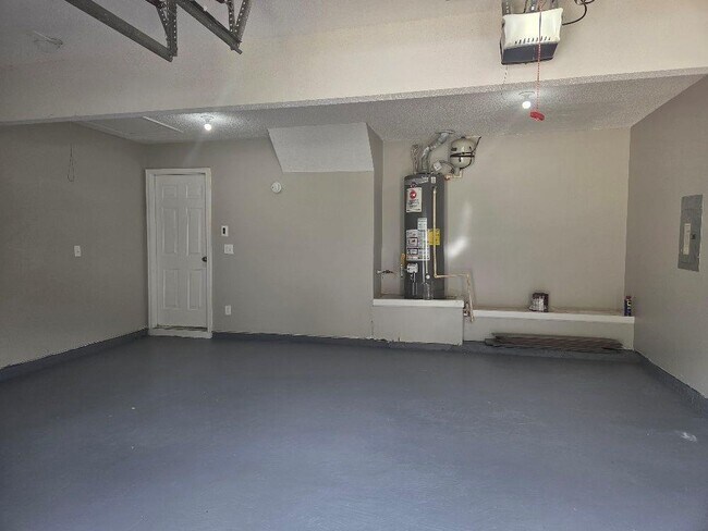 Building Photo - 45 Robertford Dr