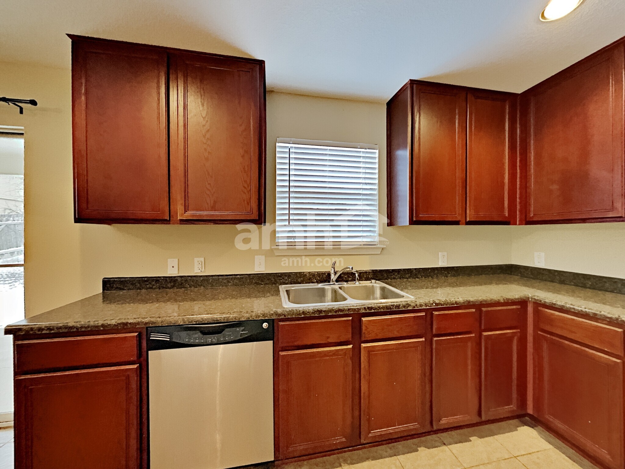 Building Photo - 455 Dolly Dr