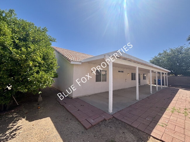 Building Photo - 9712 E Paseo Juan Tabo