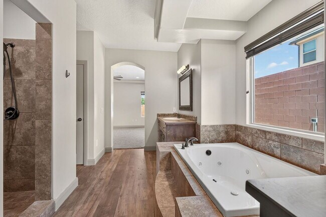 Building Photo - 2665 E 3630 S