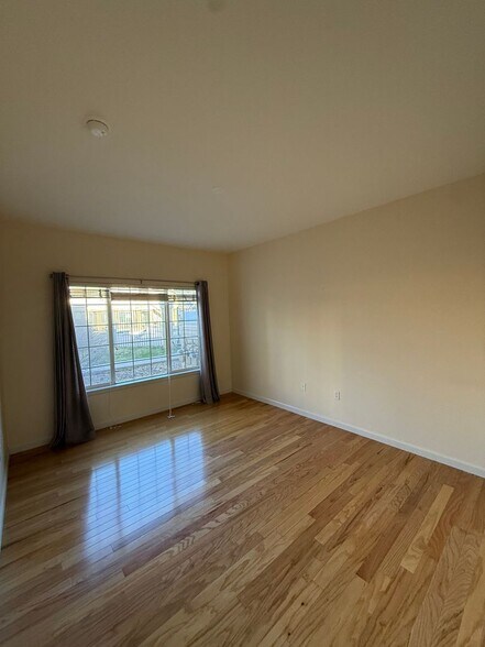 Building Photo - 9913 E Carolina Cir