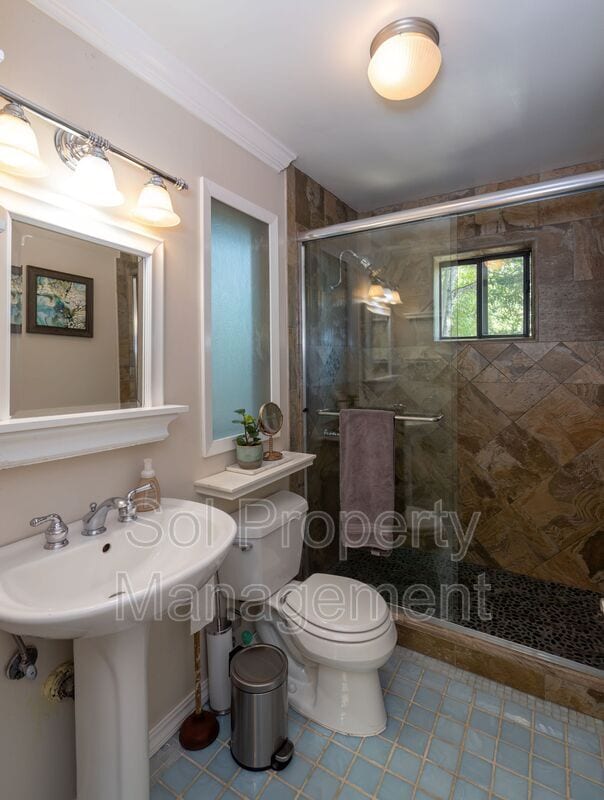 Building Photo - 646 Blue Ridge Dr