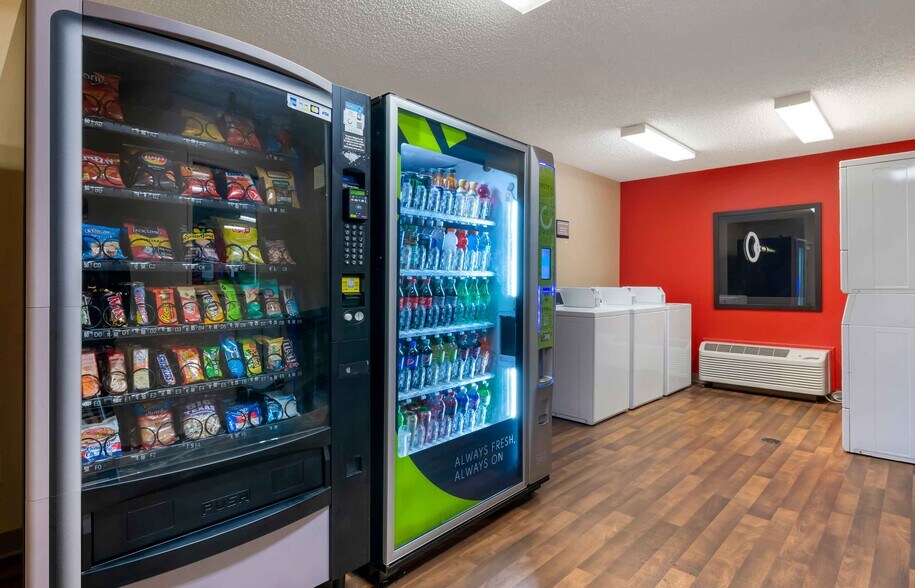 Building Photo - Furnished Studio-Daytona Beach - International Speedway