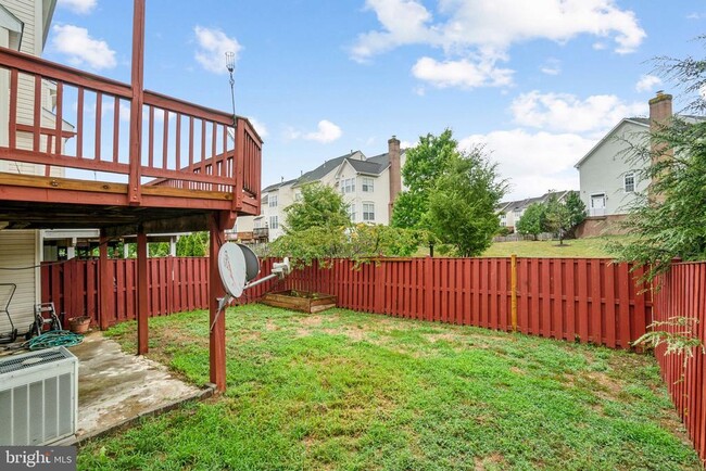 Building Photo - 641 Springhouse Square SE