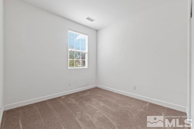 Building Photo - 365 Pesaro Way