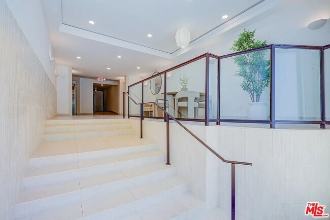 Building Photo - 449 Le Doux Rd