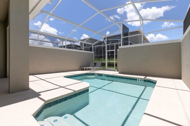 Building Photo - 954 Splash Shot Pl