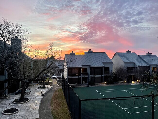 Building Photo - 156 World of Tennis Sq