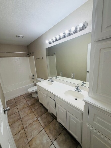 Building Photo - 5904 Blackmon Ct