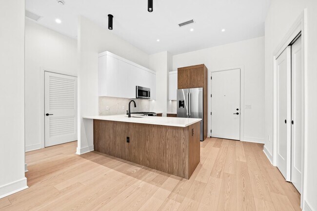 Building Photo - 38 Jackson St