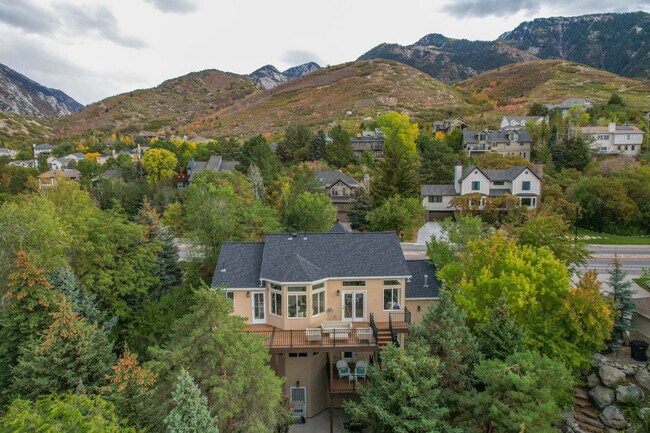 Building Photo - 10098 Wasatch Blvd