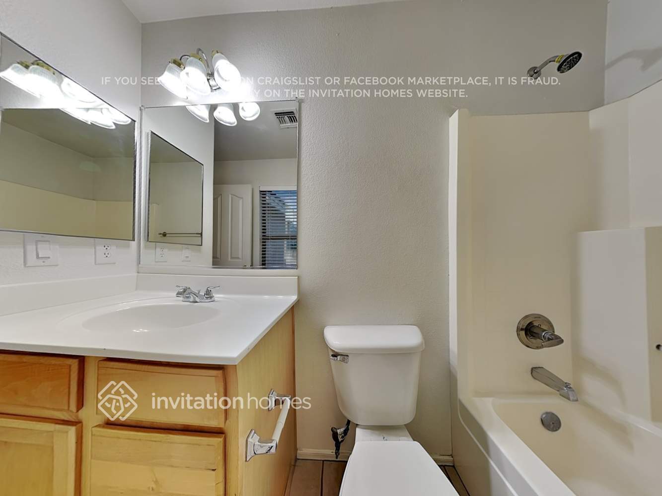 Building Photo - 1043 S Firehole Dr