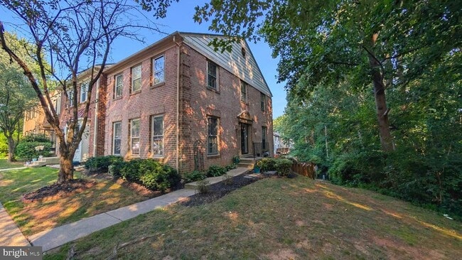 Building Photo - 5612 Sutherland Ct