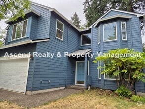 Building Photo - Available Now Stunning 2 Level Traditional...