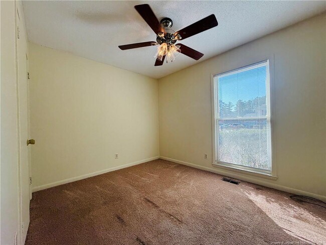 Building Photo - 129 Deerfield Dr