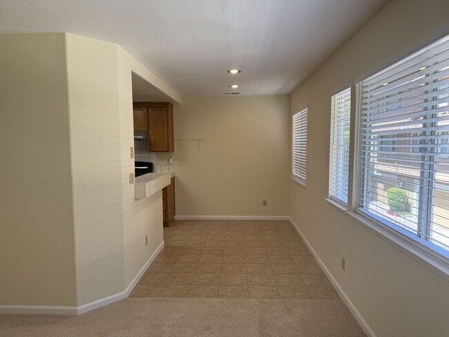 Building Photo - 538 Mill River Ln
