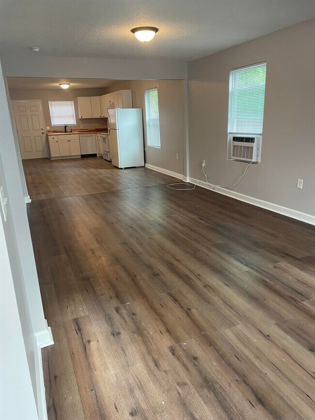Building Photo - 14 Blanche Ln