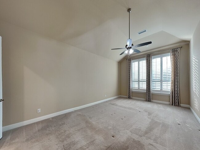 Building Photo - 14845 Belclaire Ave