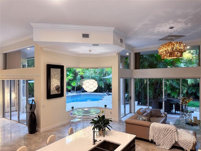 Building Photo - 375 Sabal Way