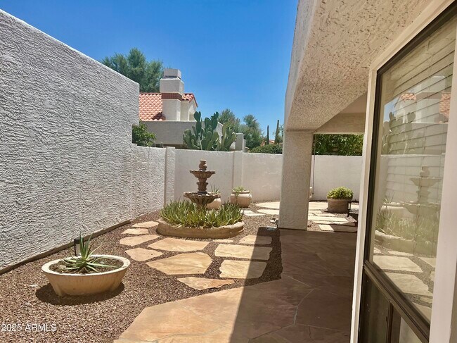Building Photo - 10053 E San Bernardo Dr