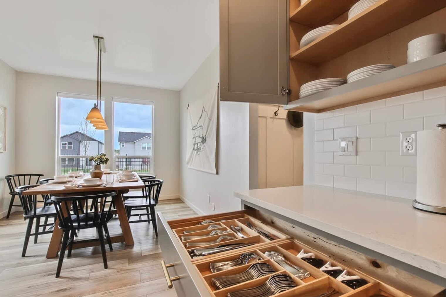 Building Photo - 313 S Iceberg Lake Ave