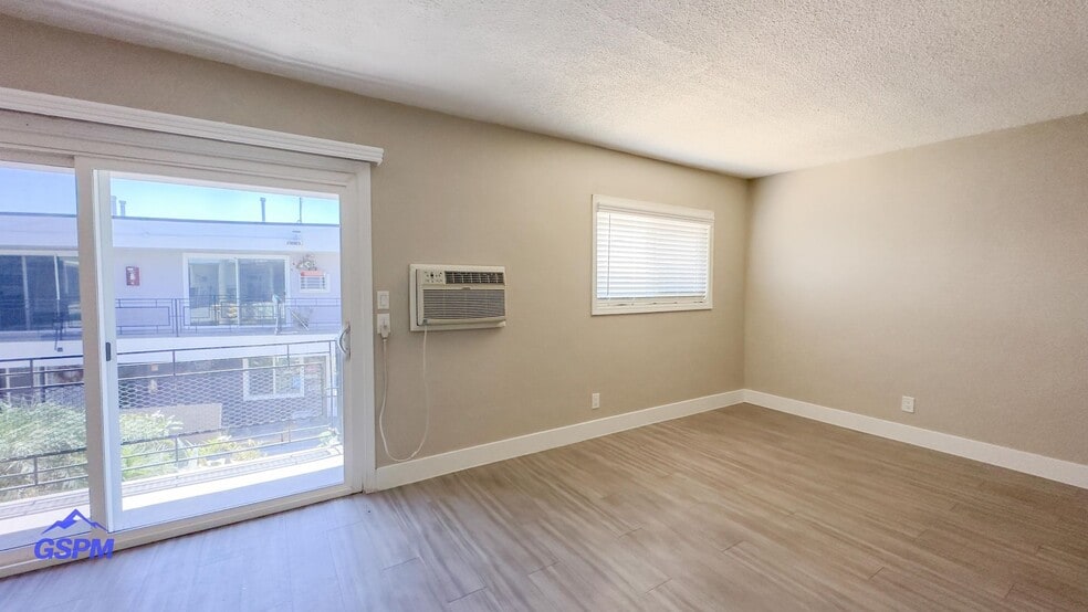 Interior Photo - Willow Glenn Apartments