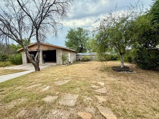 Building Photo - 583 N Monroe St