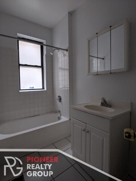 Building Photo - 3832 N Fremont St