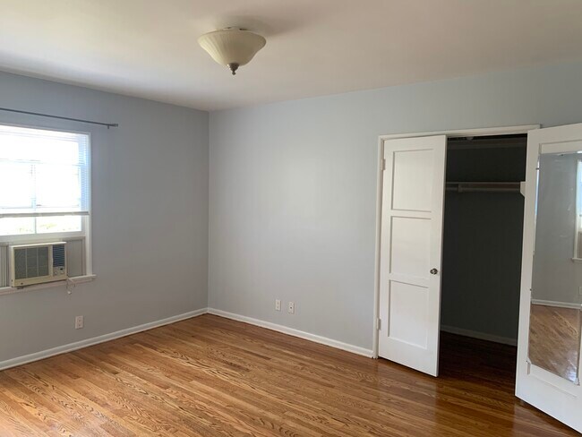 Building Photo - 1620 Glendon Ave