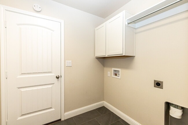 Building Photo - Beautiful & Spacious four bedroom in Bell Farms